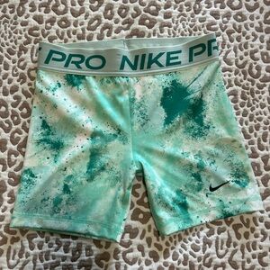 Nike Pro Big Kids'‎ (Girls') Tie-Dye 3" Shorts "Barely Green" DQ3388-394 XL